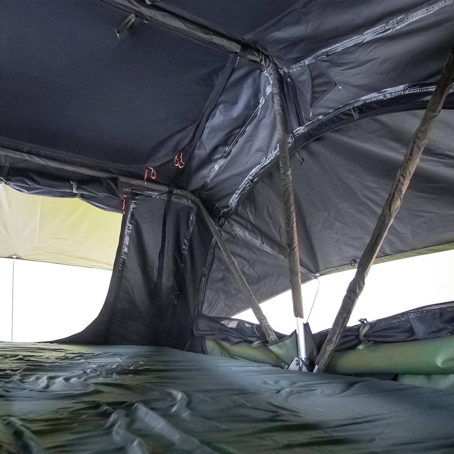 23zero_walkabout_2.0_eco13b_lst_soft_shell_roof_top_tent_1500x1500_S5__88992_9f470d1f-e9b5-4604-9f60-f52692da3cad